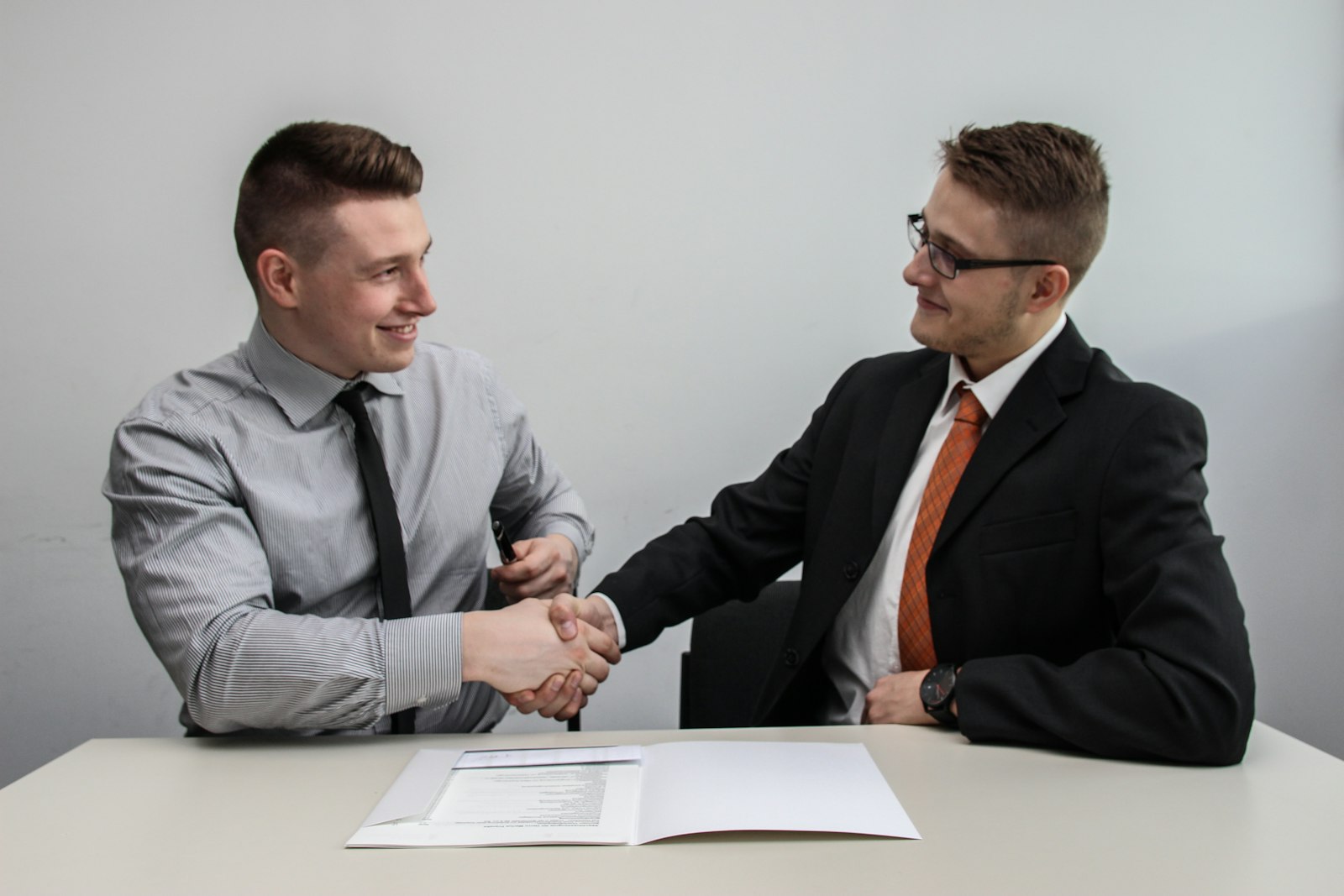 A Bridgeway coordinator meeting with a referral partner