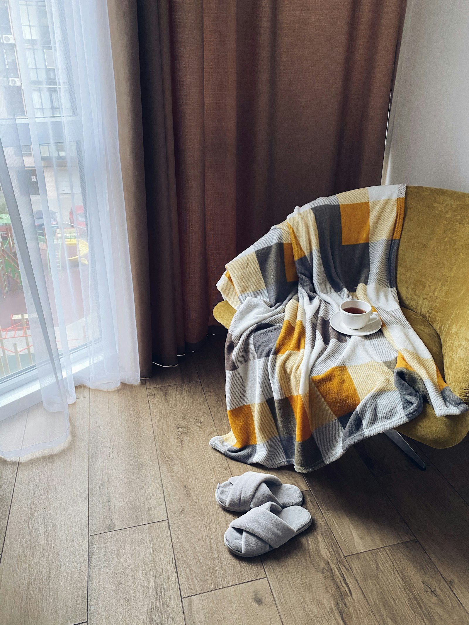 A furnished private bedroom
