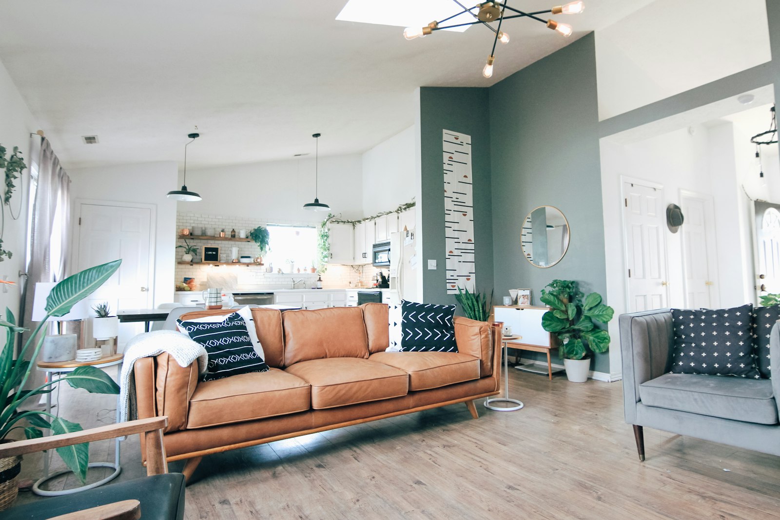 A bright, furnished Bridgeway co-living home in Dallas